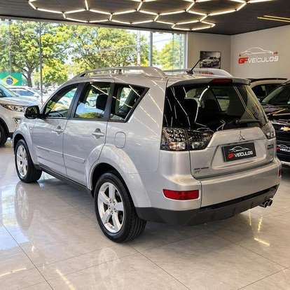 MITSUBISHI-OUTLANDER-2008