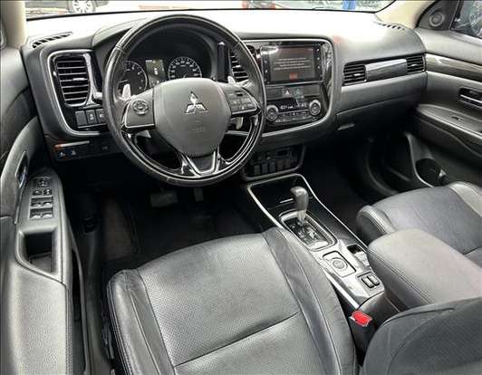 MITSUBISHI-OUTLANDER-2017