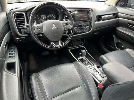 MITSUBISHI-OUTLANDER-3.0 GT 4X4 V6 24V GASOLINA 4P AUTOMÁTICO MITSUBISHI-OUTLANDER-2017