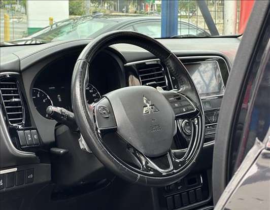 MITSUBISHI-OUTLANDER-2017