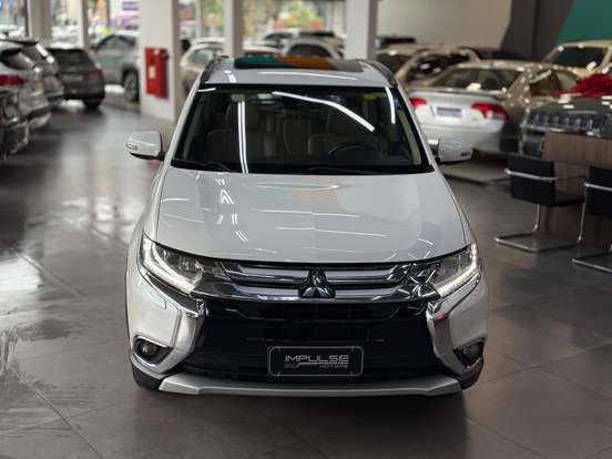 MITSUBISHI-OUTLANDER-3.0 GT 4X4 V6 24V GASOLINA 4P AUTOMÁTICO MITSUBISHI-OUTLANDER-2016