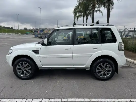 MITSUBISHI-PAJERO TR4-2012