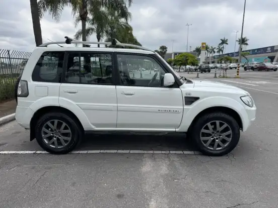 MITSUBISHI-PAJERO TR4-2012