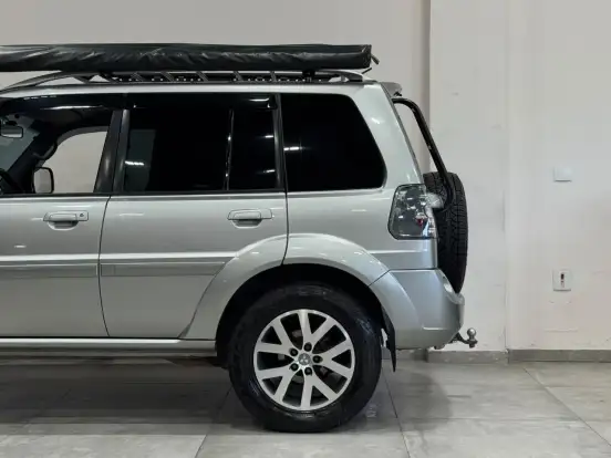 MITSUBISHI-PAJERO TR4-2.0 4X4 16V 140CV FLEX 4P AUTOMÁTICO MITSUBISHI-PAJERO TR4-2013