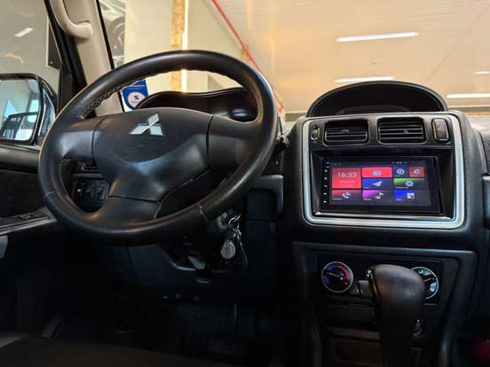MITSUBISHI-PAJERO TR4-2011