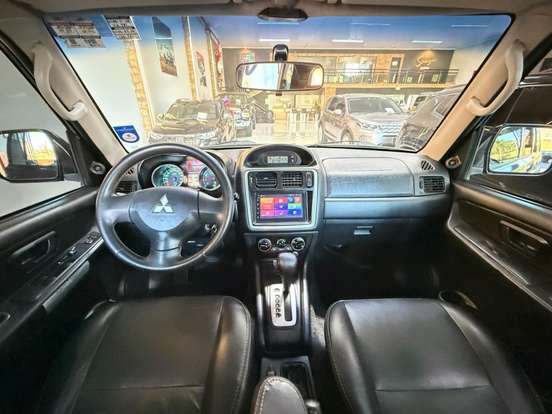 MITSUBISHI-PAJERO TR4-2011
