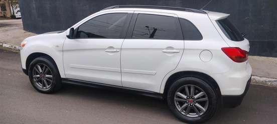 MITSUBISHI-ASX-2010