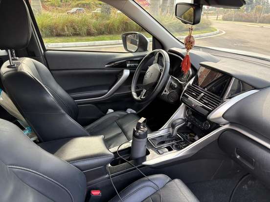 MITSUBISHI-ECLIPSE CROSS-2023