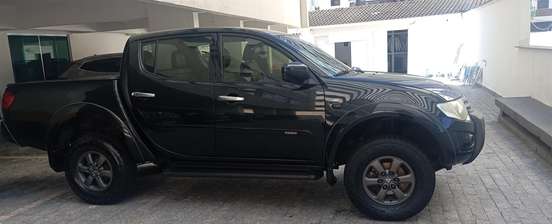 MITSUBISHI-L200 TRITON-2017