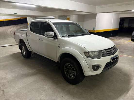 MITSUBISHI-L200 TRITON-3.5 HPE 4X4 CD V6 24V FLEX 4P AUTOMÁTICO MITSUBISHI-L200 TRITON-2015