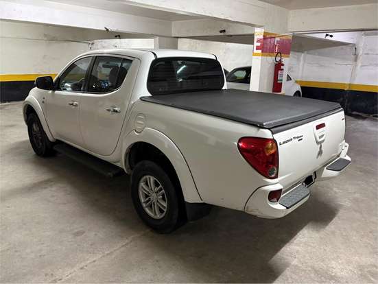 MITSUBISHI-L200 TRITON-2015