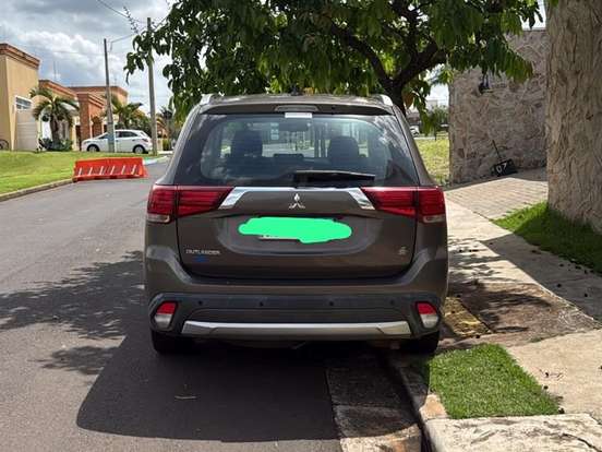 MITSUBISHI-OUTLANDER-2.0 COMFORT 16V GASOLINA 4P AUTOMÁTICO MITSUBISHI-OUTLANDER-2017