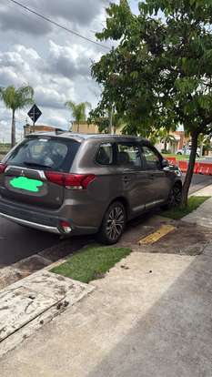 MITSUBISHI-OUTLANDER-2017