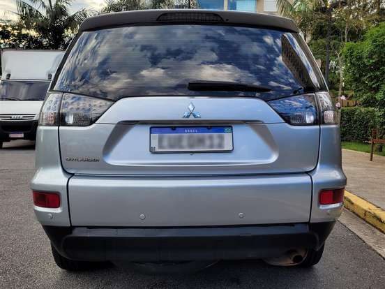 MITSUBISHI-OUTLANDER-2.4 4X4 16V GASOLINA 4P AUTOMÁTICO MITSUBISHI-OUTLANDER-2010