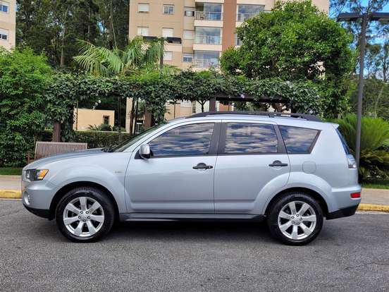 MITSUBISHI-OUTLANDER-2.4 4X4 16V GASOLINA 4P AUTOMÁTICO MITSUBISHI-OUTLANDER-2010