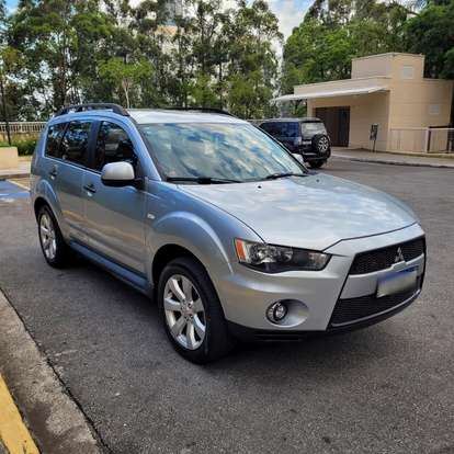MITSUBISHI-OUTLANDER-2010