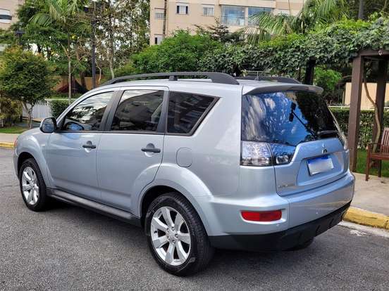 MITSUBISHI-OUTLANDER-2.4 4X4 16V GASOLINA 4P AUTOMÁTICO MITSUBISHI-OUTLANDER-2010
