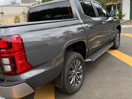 MITSUBISHI-TRITON-2.4 BITURBO DIESEL CD HPE-S 4X4 AUTOMÁTICO MITSUBISHI-TRITON-2025