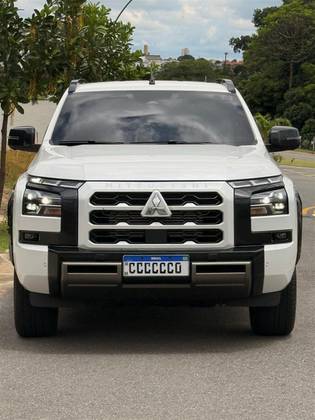 MITSUBISHI TRITON 2.4 BITURBO DIESEL CD KATANA 4X4 AUTOMÁTICO