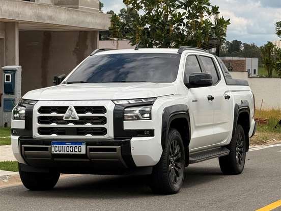 MITSUBISHI-TRITON-2.4 BITURBO DIESEL CD KATANA 4X4 AUTOMÁTICO MITSUBISHI-TRITON-2025