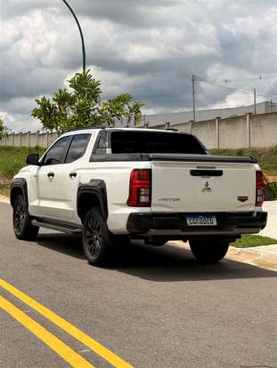 MITSUBISHI-TRITON-2025