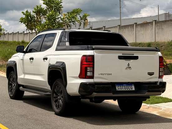 MITSUBISHI-TRITON-2.4 BITURBO DIESEL CD KATANA 4X4 AUTOMÁTICO MITSUBISHI-TRITON-2025