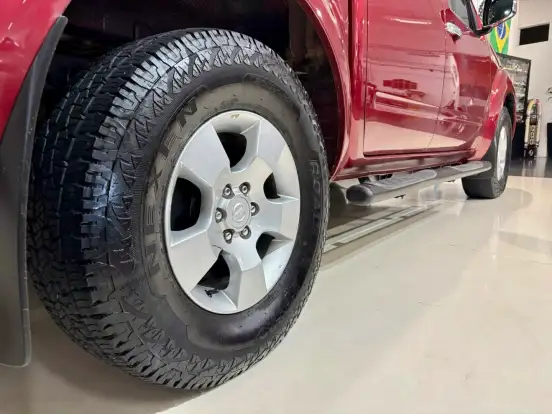 NISSAN-FRONTIER-2010