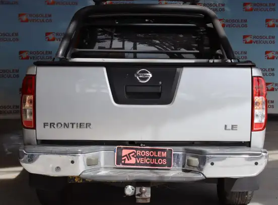 NISSAN-FRONTIER-2011