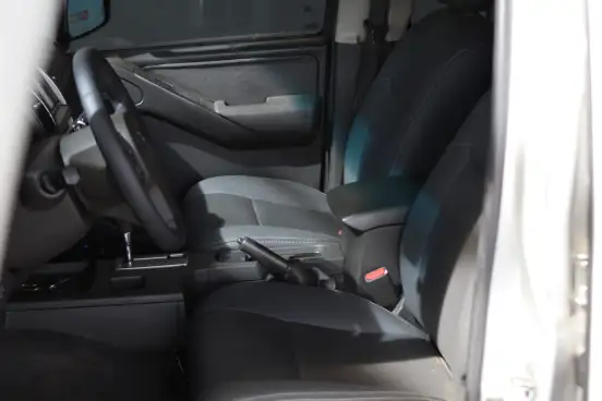 NISSAN-FRONTIER-2011