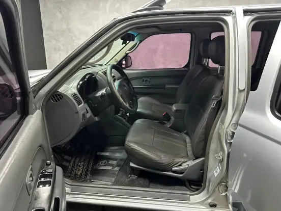 NISSAN-FRONTIER-2008