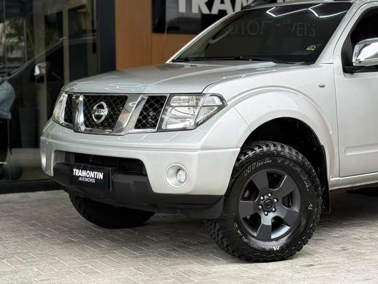 NISSAN-FRONTIER-2011