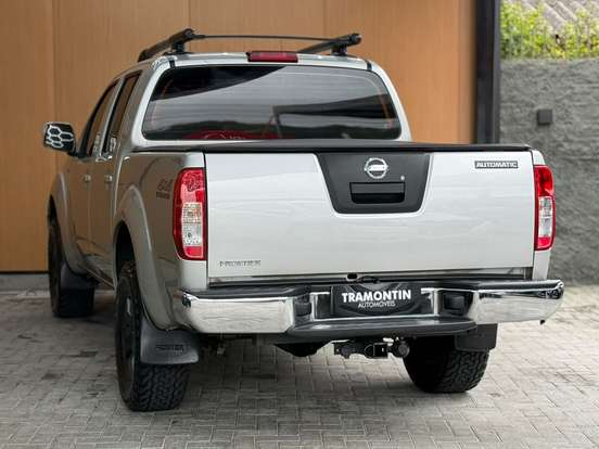NISSAN-FRONTIER-2011