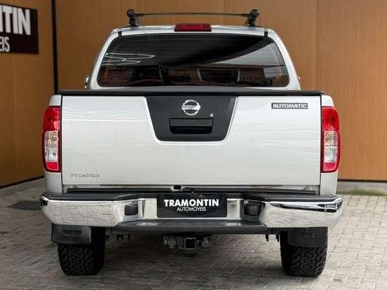 NISSAN-FRONTIER-2011
