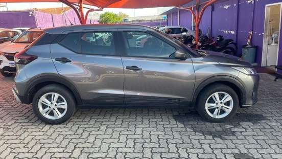 NISSAN-KICKS-2023