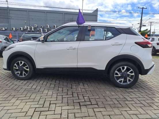 NISSAN-KICKS-2023