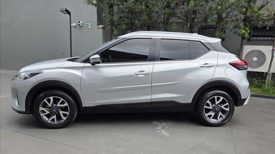 NISSAN-KICKS-2023