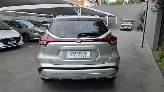 NISSAN-KICKS-2023