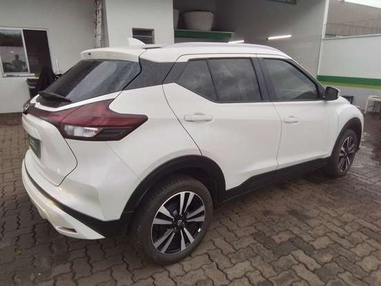 NISSAN-KICKS PLAY-2025