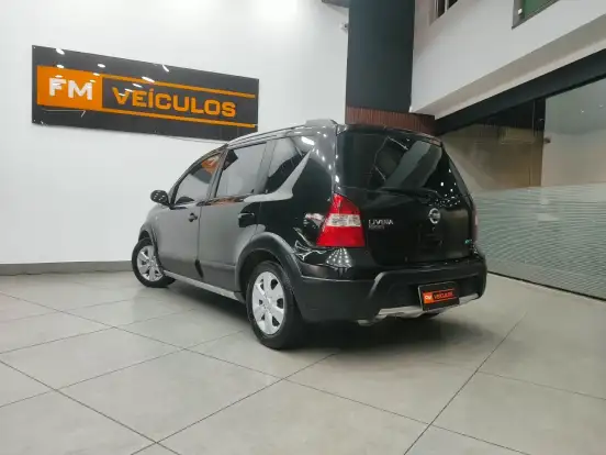 NISSAN-LIVINA-2014