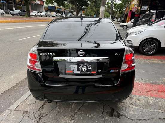 NISSAN-SENTRA-2011