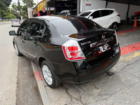 NISSAN-SENTRA-2011
