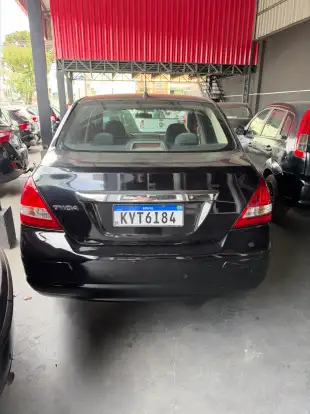 NISSAN-TIIDA-2010