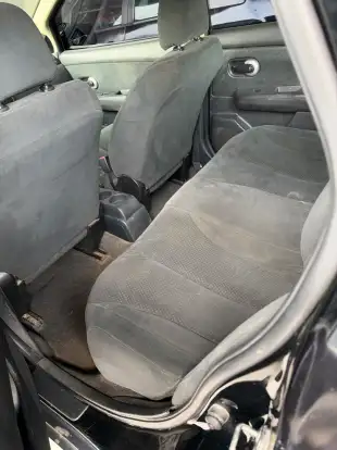NISSAN-TIIDA-2010