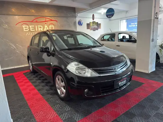 NISSAN-TIIDA-2010