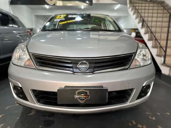 NISSAN-TIIDA-2011