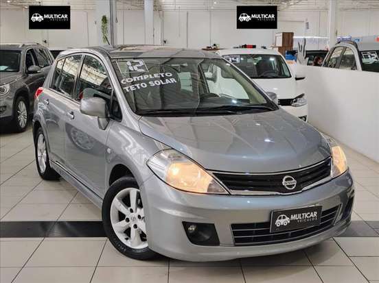 NISSAN-TIIDA-2011
