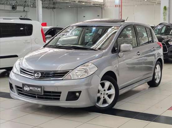 NISSAN-TIIDA-2011