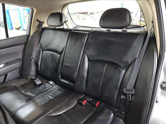 NISSAN-TIIDA-2011