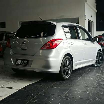 NISSAN-TIIDA-2011