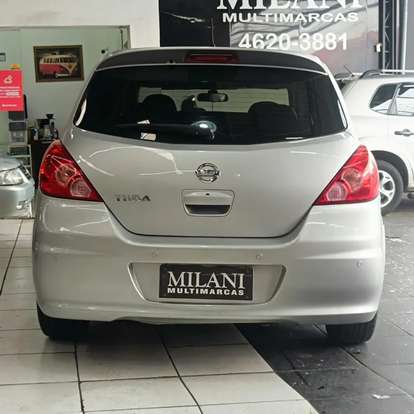 NISSAN-TIIDA-2011